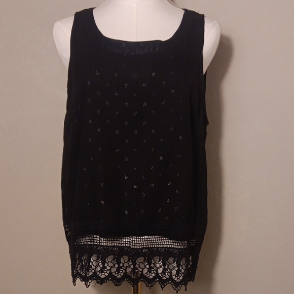 BKE Black Sleeveless Open Back Top with Lace Detail - Picture 1 of 8